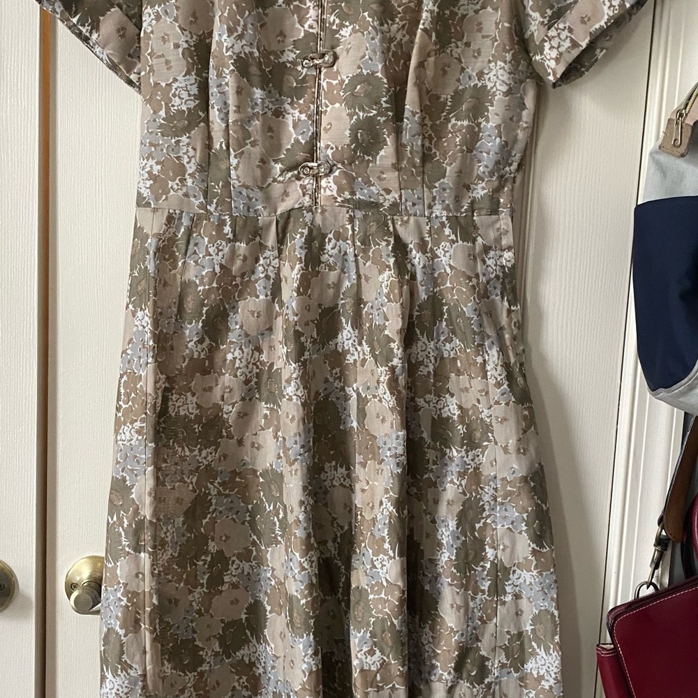 Vintage ‘50s Meg Marlow Floral Dress in Tan and Cream